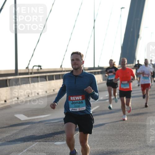 03.10.2025 - Köhlbrandbrückenlauf Yannick Fuchs http://msf.ph/oto/9133721 03.10.2025 08:20:50 Position 1 3350 meine-sportfotos.de