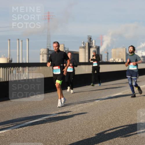 03.10.2025 - Köhlbrandbrückenlauf Lena Gebhardt http://msf.ph/oto/9133736 03.10.2025 09:51:44 Position 2  meine-sportfotos.de