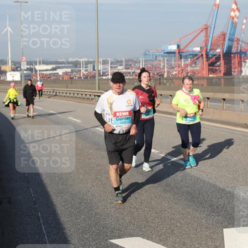 03.10.2025 - Köhlbrandbrückenlauf Yannick Fuchs http://msf.ph/oto/9133749 03.10.2025 09:06:39 Position 2 2425 meine-sportfotos.de