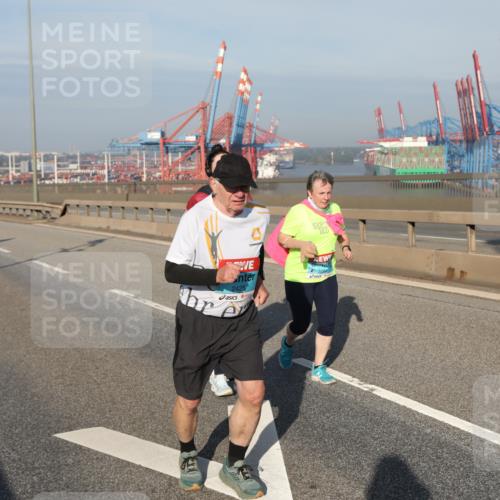 03.10.2025 - Köhlbrandbrückenlauf Yannick Fuchs http://msf.ph/oto/9133765 03.10.2025 09:06:40 Position 2 2425, 3289 meine-sportfotos.de