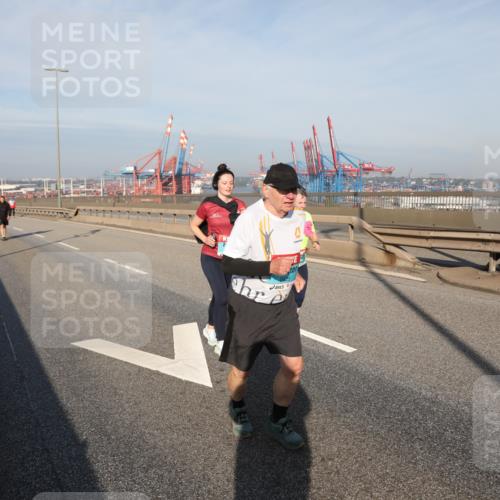 03.10.2025 - Köhlbrandbrückenlauf Yannick Fuchs http://msf.ph/oto/9133770 03.10.2025 09:06:41 Position 2  meine-sportfotos.de