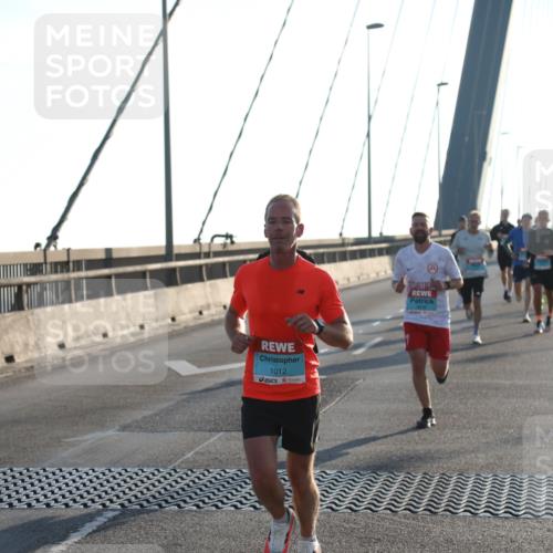 03.10.2025 - Köhlbrandbrückenlauf Yannick Fuchs http://msf.ph/oto/9133771 03.10.2025 08:20:53 Position 1 1012 meine-sportfotos.de