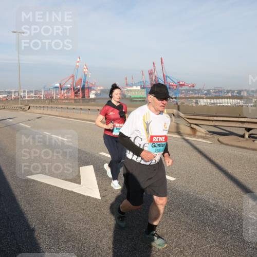 03.10.2025 - Köhlbrandbrückenlauf Yannick Fuchs http://msf.ph/oto/9133774 03.10.2025 09:06:41 Position 2 2425 meine-sportfotos.de