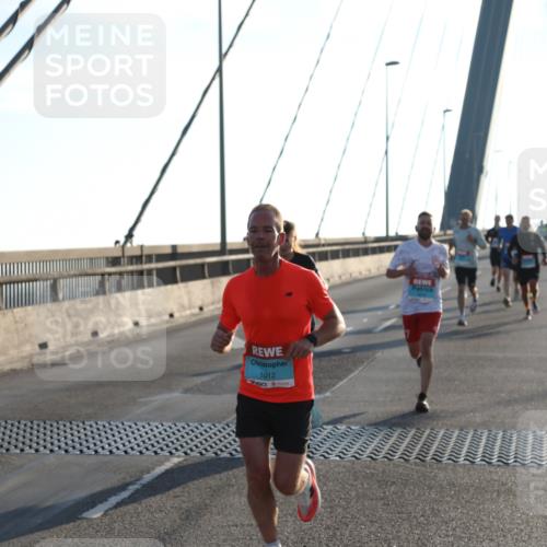 03.10.2025 - Köhlbrandbrückenlauf Yannick Fuchs http://msf.ph/oto/9133776 03.10.2025 08:20:53 Position 1 1012 meine-sportfotos.de