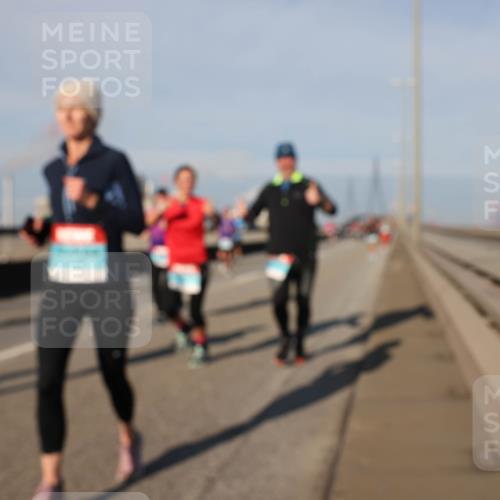 03.10.2025 - Köhlbrandbrückenlauf Lena Gebhardt http://msf.ph/oto/9133782 03.10.2025 09:51:47 Position 2  meine-sportfotos.de