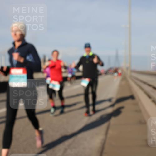 03.10.2025 - Köhlbrandbrückenlauf Lena Gebhardt http://msf.ph/oto/9133785 03.10.2025 09:51:47 Position 2  meine-sportfotos.de