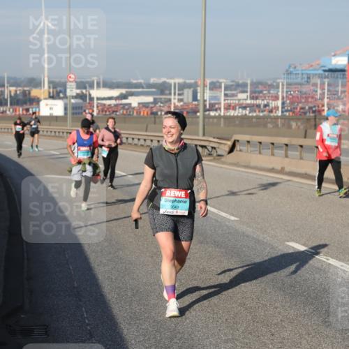 03.10.2025 - Köhlbrandbrückenlauf Yannick Fuchs http://msf.ph/oto/9133799 03.10.2025 09:06:56 Position 2 3649 meine-sportfotos.de