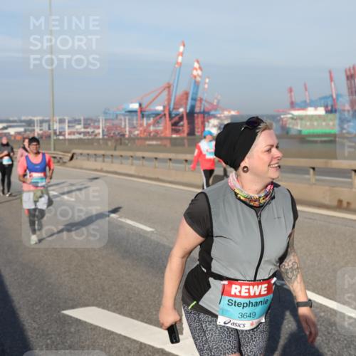 03.10.2025 - Köhlbrandbrückenlauf Yannick Fuchs http://msf.ph/oto/9133848 03.10.2025 09:07:00 Position 2 3649 meine-sportfotos.de