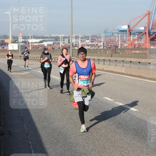 03.10.2025 - Köhlbrandbrückenlauf Yannick Fuchs http://msf.ph/oto/9133852 03.10.2025 09:07:01 Position 2 3512 meine-sportfotos.de