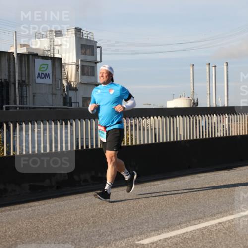 03.10.2025 - Köhlbrandbrückenlauf Lena Gebhardt http://msf.ph/oto/9133858 03.10.2025 09:51:53 Position 2  meine-sportfotos.de