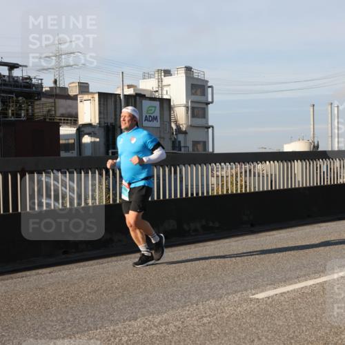 03.10.2025 - Köhlbrandbrückenlauf Lena Gebhardt http://msf.ph/oto/9133873 03.10.2025 09:51:53 Position 2  meine-sportfotos.de