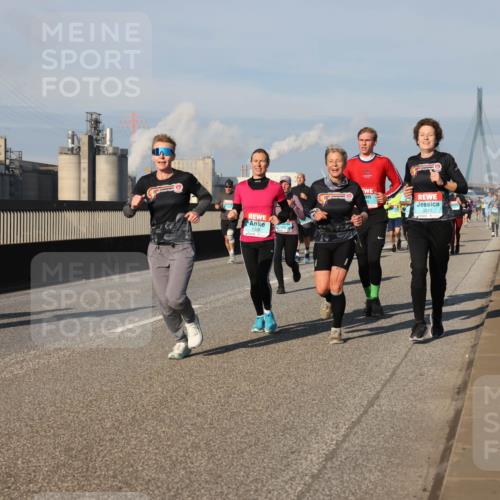 03.10.2025 - Köhlbrandbrückenlauf Lena Gebhardt http://msf.ph/oto/9133893 03.10.2025 09:52:01 Position 2 3010 meine-sportfotos.de