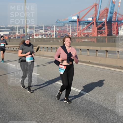 03.10.2025 - Köhlbrandbrückenlauf Yannick Fuchs http://msf.ph/oto/9133895 03.10.2025 09:07:03 Position 2 78 meine-sportfotos.de