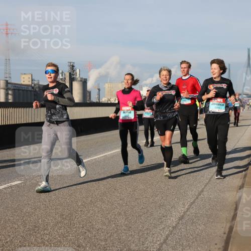 03.10.2025 - Köhlbrandbrückenlauf Lena Gebhardt http://msf.ph/oto/9133908 03.10.2025 09:52:02 Position 2 1355, 3010 meine-sportfotos.de