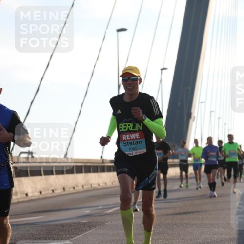 03.10.2025 - Köhlbrandbrückenlauf Yannick Fuchs http://msf.ph/oto/9133950 03.10.2025 08:21:04 Position 1 1055, 2937 meine-sportfotos.de