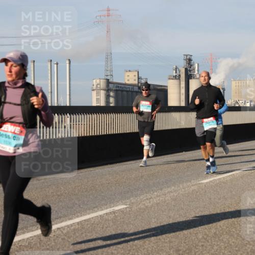03.10.2025 - Köhlbrandbrückenlauf Lena Gebhardt http://msf.ph/oto/9133989 03.10.2025 09:52:05 Position 2 1536 meine-sportfotos.de