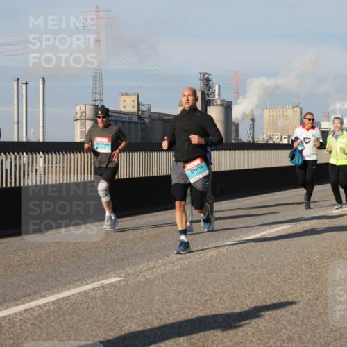 03.10.2025 - Köhlbrandbrückenlauf Lena Gebhardt http://msf.ph/oto/9133997 03.10.2025 09:52:06 Position 2 1243 meine-sportfotos.de