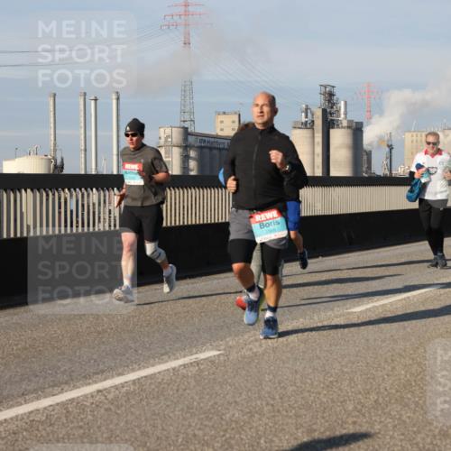 03.10.2025 - Köhlbrandbrückenlauf Lena Gebhardt http://msf.ph/oto/9134003 03.10.2025 09:52:06 Position 2  meine-sportfotos.de
