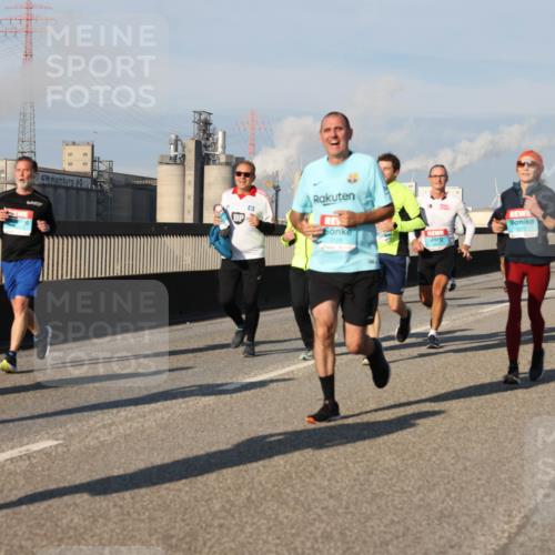 03.10.2025 - Köhlbrandbrückenlauf Lena Gebhardt http://msf.ph/oto/9134027 03.10.2025 09:52:07 Position 2 3369, 3128, 1670 meine-sportfotos.de