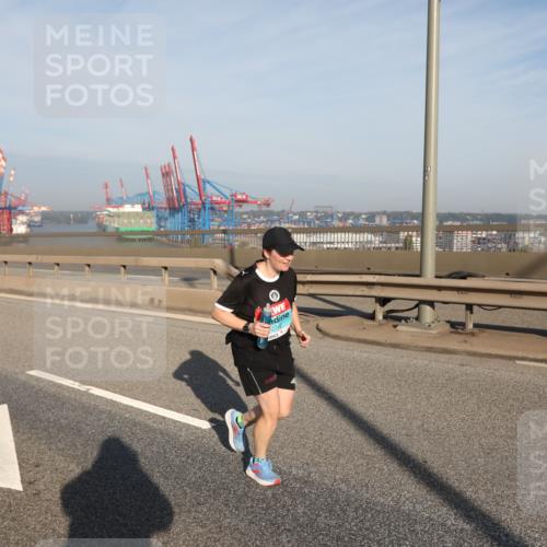 03.10.2025 - Köhlbrandbrückenlauf Yannick Fuchs http://msf.ph/oto/9134040 03.10.2025 09:07:28 Position 2 2012 meine-sportfotos.de