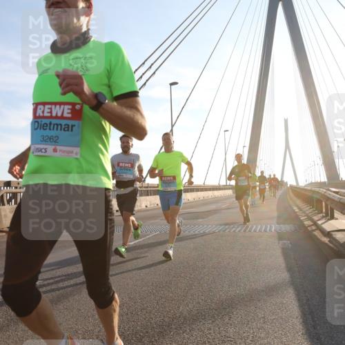 03.10.2025 - Köhlbrandbrückenlauf Yannick Fuchs http://msf.ph/oto/9134061 03.10.2025 08:21:11 Position 1 3262 meine-sportfotos.de