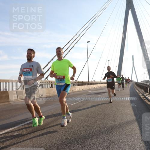 03.10.2025 - Köhlbrandbrückenlauf Yannick Fuchs http://msf.ph/oto/9134083 03.10.2025 08:21:11 Position 1 2933, 3712 meine-sportfotos.de