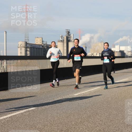 03.10.2025 - Köhlbrandbrückenlauf Lena Gebhardt http://msf.ph/oto/9134084 03.10.2025 09:52:13 Position 2 1375 meine-sportfotos.de