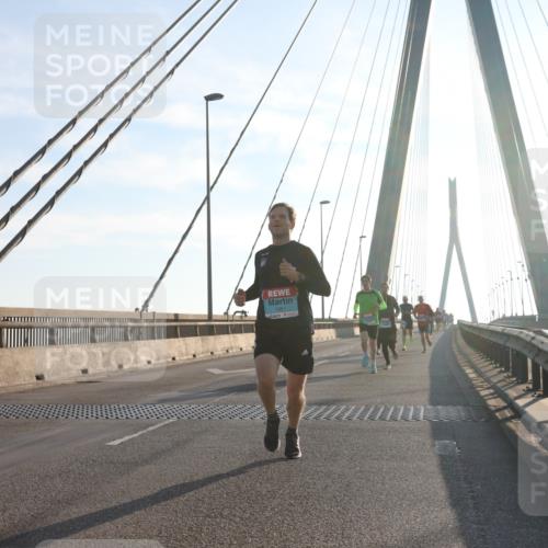 03.10.2025 - Köhlbrandbrückenlauf Yannick Fuchs http://msf.ph/oto/9134089 03.10.2025 08:21:12 Position 1 1061 meine-sportfotos.de