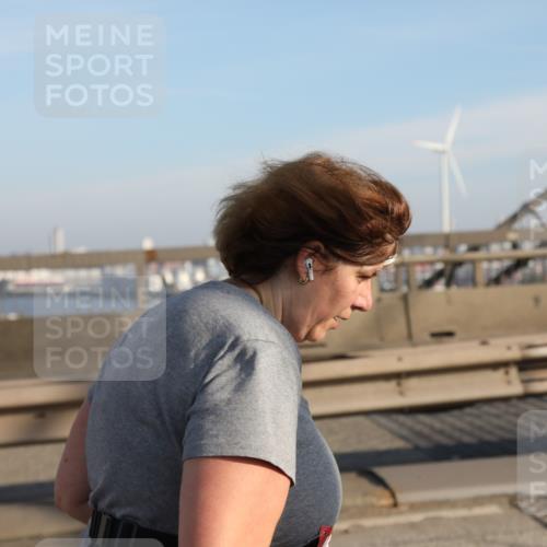 03.10.2025 - Köhlbrandbrückenlauf Yannick Fuchs http://msf.ph/oto/9134103 03.10.2025 09:08:01 Position 2  meine-sportfotos.de