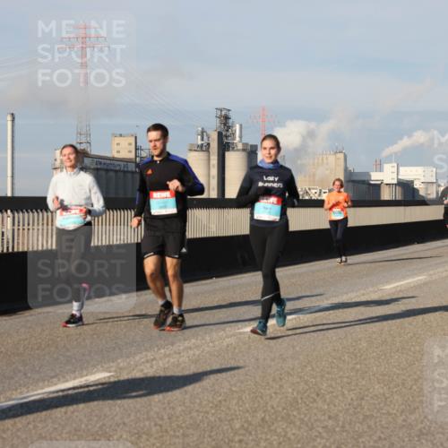 03.10.2025 - Köhlbrandbrückenlauf Lena Gebhardt http://msf.ph/oto/9134105 03.10.2025 09:52:14 Position 2  meine-sportfotos.de