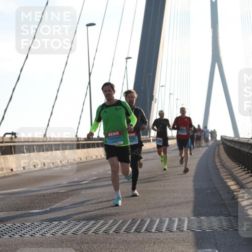 03.10.2025 - Köhlbrandbrückenlauf Yannick Fuchs http://msf.ph/oto/9134112 03.10.2025 08:21:13 Position 1 2705 meine-sportfotos.de