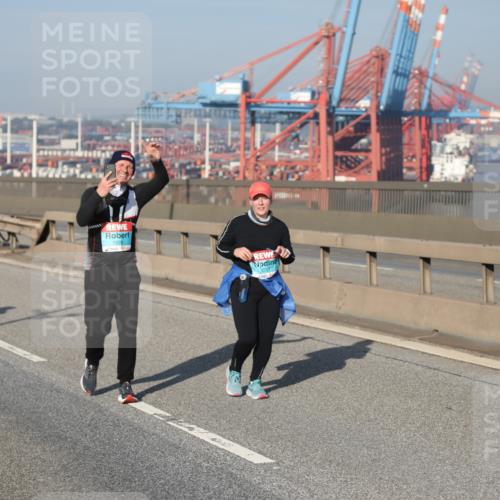 03.10.2025 - Köhlbrandbrückenlauf Yannick Fuchs http://msf.ph/oto/9134121 03.10.2025 09:08:21 Position 2 1928, 250 meine-sportfotos.de