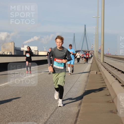 03.10.2025 - Köhlbrandbrückenlauf Lena Gebhardt http://msf.ph/oto/9134132 03.10.2025 09:52:16 Position 2 3707 meine-sportfotos.de