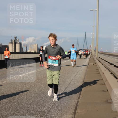 03.10.2025 - Köhlbrandbrückenlauf Lena Gebhardt http://msf.ph/oto/9134146 03.10.2025 09:52:16 Position 2 3707 meine-sportfotos.de