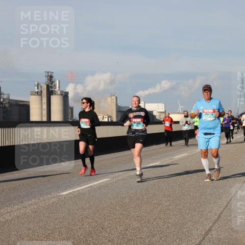 03.10.2025 - Köhlbrandbrückenlauf Lena Gebhardt http://msf.ph/oto/9134164 03.10.2025 09:52:18 Position 2 1286 meine-sportfotos.de