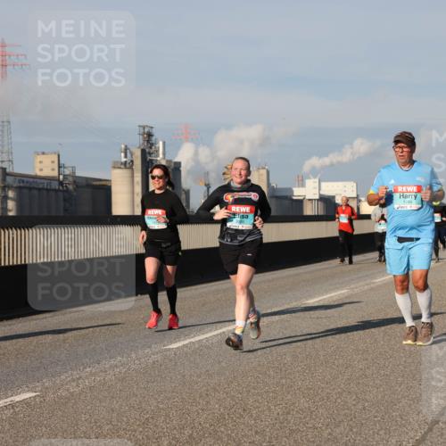 03.10.2025 - Köhlbrandbrückenlauf Lena Gebhardt http://msf.ph/oto/9134174 03.10.2025 09:52:19 Position 2 1286 meine-sportfotos.de