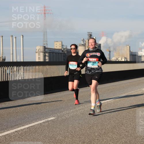 03.10.2025 - Köhlbrandbrückenlauf Lena Gebhardt http://msf.ph/oto/9134185 03.10.2025 09:52:19 Position 2 1413, 3006, 1286 meine-sportfotos.de