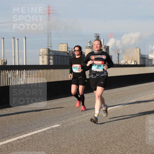 03.10.2025 - Köhlbrandbrückenlauf Lena Gebhardt http://msf.ph/oto/9134188 03.10.2025 09:52:19 Position 2 1412, 3006, 1286 meine-sportfotos.de