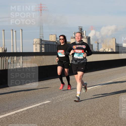 03.10.2025 - Köhlbrandbrückenlauf Lena Gebhardt http://msf.ph/oto/9134192 03.10.2025 09:52:19 Position 2 1413, 3006, 1286 meine-sportfotos.de