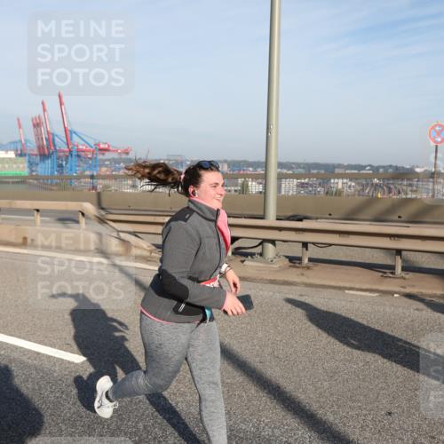 03.10.2025 - Köhlbrandbrückenlauf Yannick Fuchs http://msf.ph/oto/9134201 03.10.2025 09:08:28 Position 2  meine-sportfotos.de