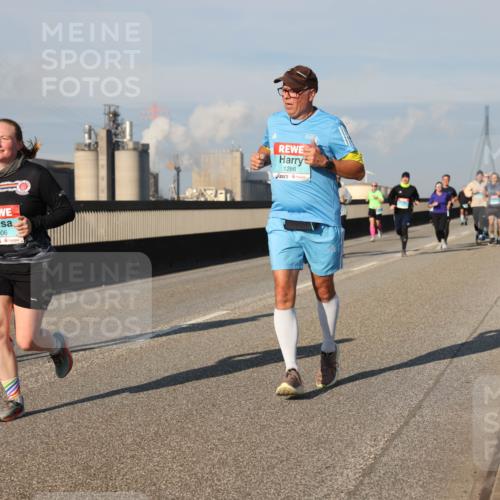 03.10.2025 - Köhlbrandbrückenlauf Lena Gebhardt http://msf.ph/oto/9134203 03.10.2025 09:52:20 Position 2 1413, 3006, 1286 meine-sportfotos.de