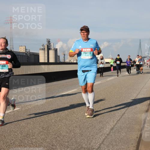 03.10.2025 - Köhlbrandbrückenlauf Lena Gebhardt http://msf.ph/oto/9134210 03.10.2025 09:52:20 Position 2 1286 meine-sportfotos.de