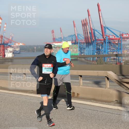03.10.2025 - Köhlbrandbrückenlauf Yannick Fuchs http://msf.ph/oto/9134253 03.10.2025 09:08:49 Position 2 2664 meine-sportfotos.de
