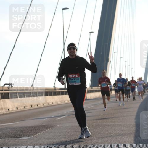 03.10.2025 - Köhlbrandbrückenlauf Yannick Fuchs http://msf.ph/oto/9134262 03.10.2025 08:21:20 Position 1 1019 meine-sportfotos.de