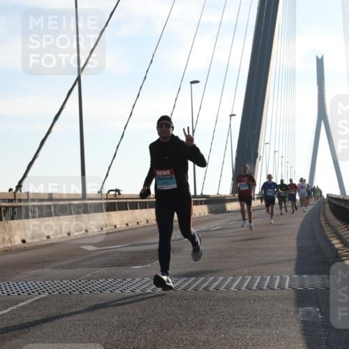 03.10.2025 - Köhlbrandbrückenlauf Yannick Fuchs http://msf.ph/oto/9134271 03.10.2025 08:21:21 Position 1 1019 meine-sportfotos.de