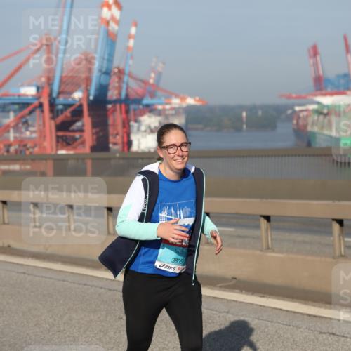03.10.2025 - Köhlbrandbrückenlauf Yannick Fuchs http://msf.ph/oto/9134278 03.10.2025 09:08:52 Position 2 3805 meine-sportfotos.de