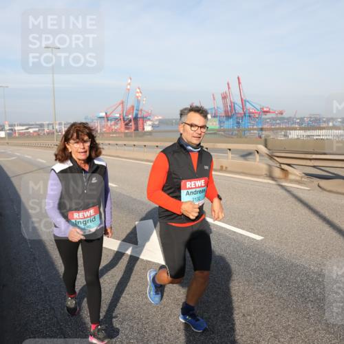 03.10.2025 - Köhlbrandbrückenlauf Yannick Fuchs http://msf.ph/oto/9134312 03.10.2025 09:08:58 Position 2 2490, 2132 meine-sportfotos.de