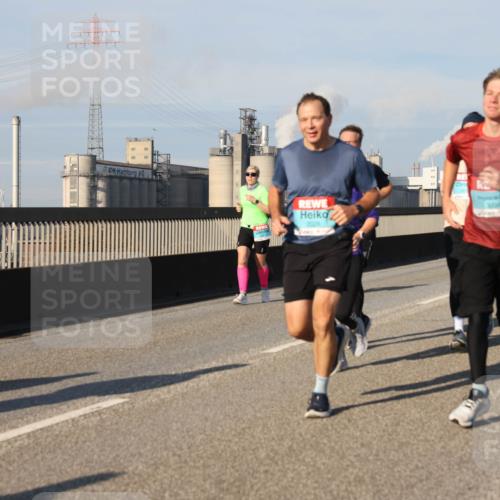03.10.2025 - Köhlbrandbrückenlauf Lena Gebhardt http://msf.ph/oto/9134319 03.10.2025 09:52:27 Position 2 3738 meine-sportfotos.de