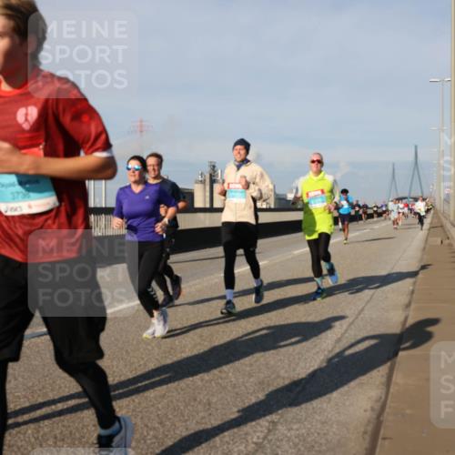 03.10.2025 - Köhlbrandbrückenlauf Lena Gebhardt http://msf.ph/oto/9134346 03.10.2025 09:52:29 Position 2 3738 meine-sportfotos.de