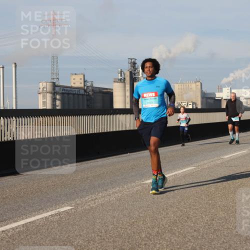 03.10.2025 - Köhlbrandbrückenlauf Lena Gebhardt http://msf.ph/oto/9134392 03.10.2025 09:52:32 Position 2 3123 meine-sportfotos.de